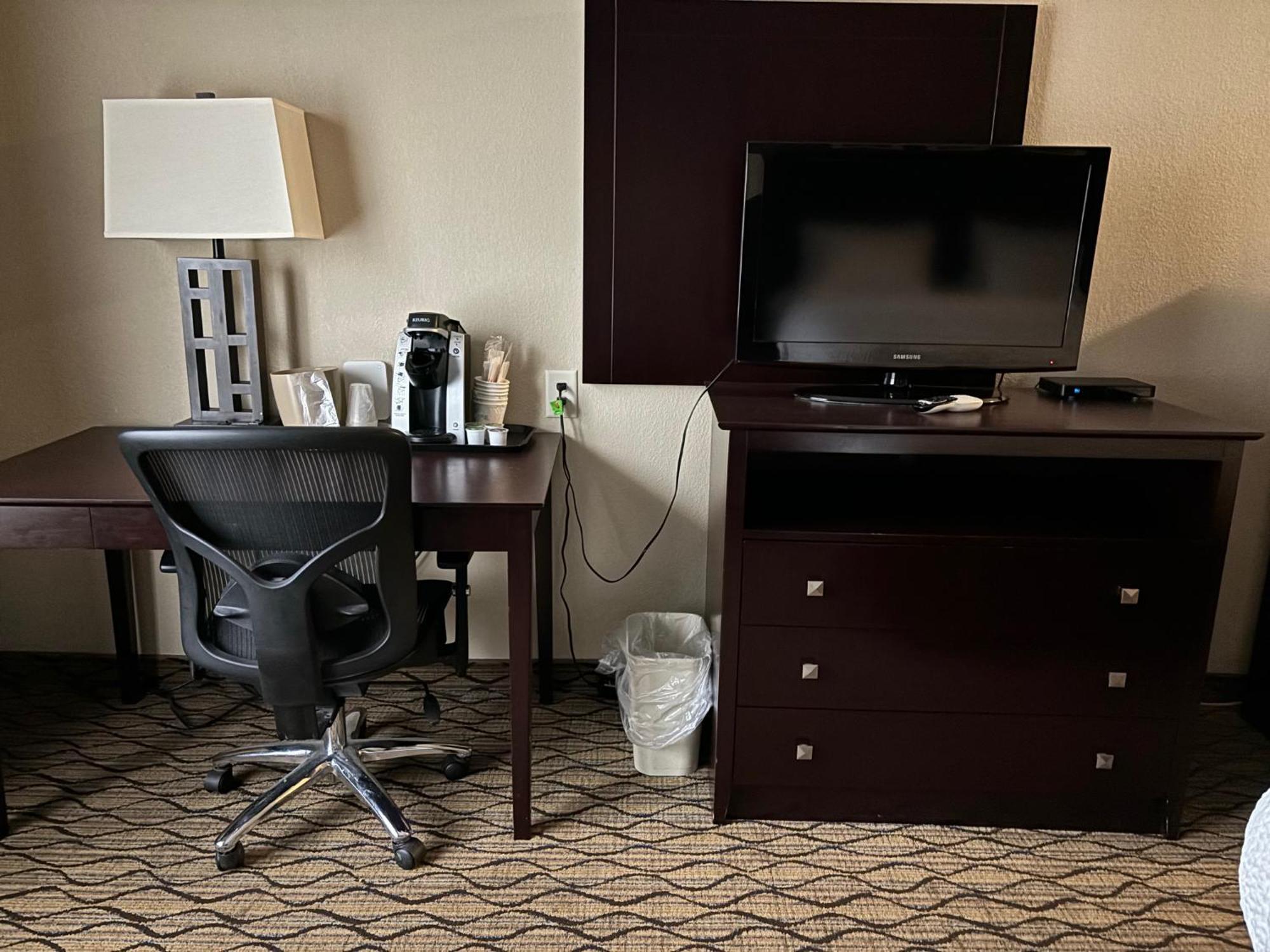 Holiday Inn Express Belle Vernon Екстер'єр фото