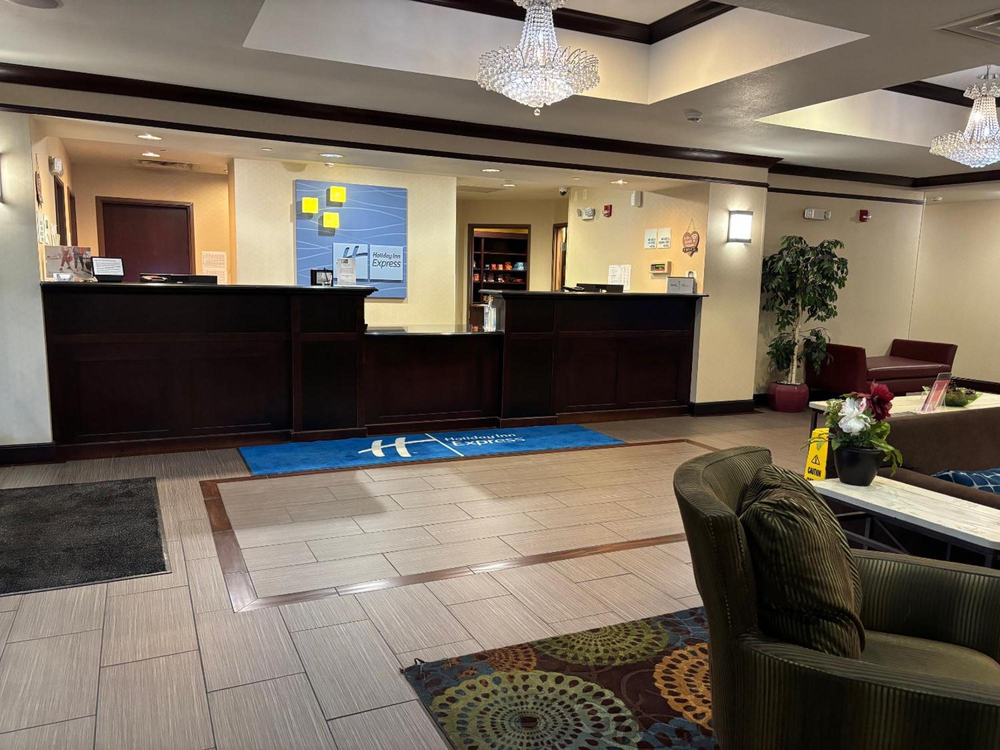 Holiday Inn Express Belle Vernon Екстер'єр фото